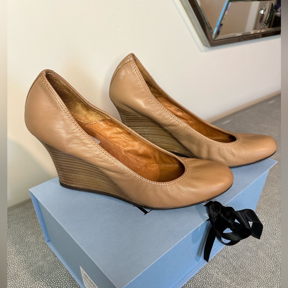 Lanvin Wedge Pump Beige